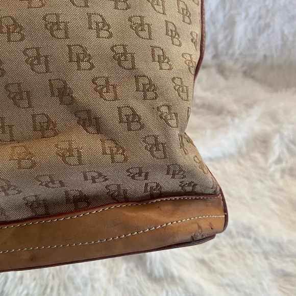 Dooney & Bourke Signature DB Tan Brown Shoulder Shoulder And Coin Purse - Picture 12 of 15